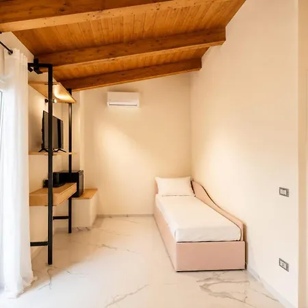 Casa Madrigale - Radici E Ritorni Bed & Breakfast 3*